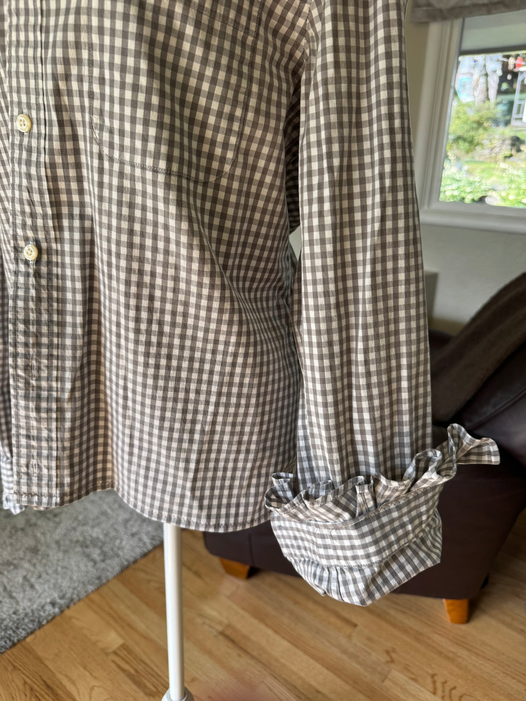 Fiona - Vineyard Vines Upcycled Mens Ruffle Sleeve shirt - Khaki Plaid - Size L/XL