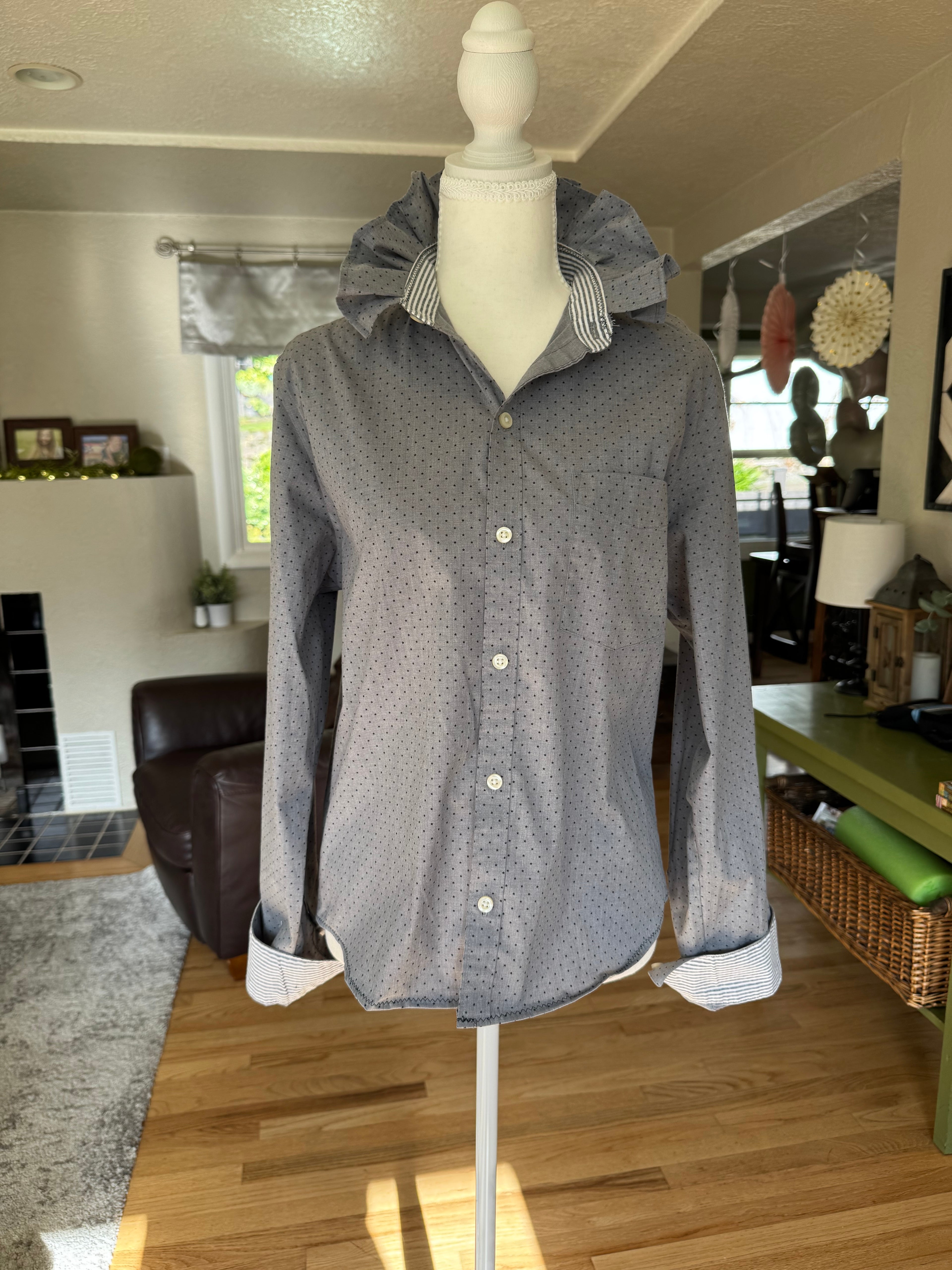 Demi - Van Heusen Upcycled Mens Ruffle Collar Shirt - gray with black stars - Size Medium/Large
