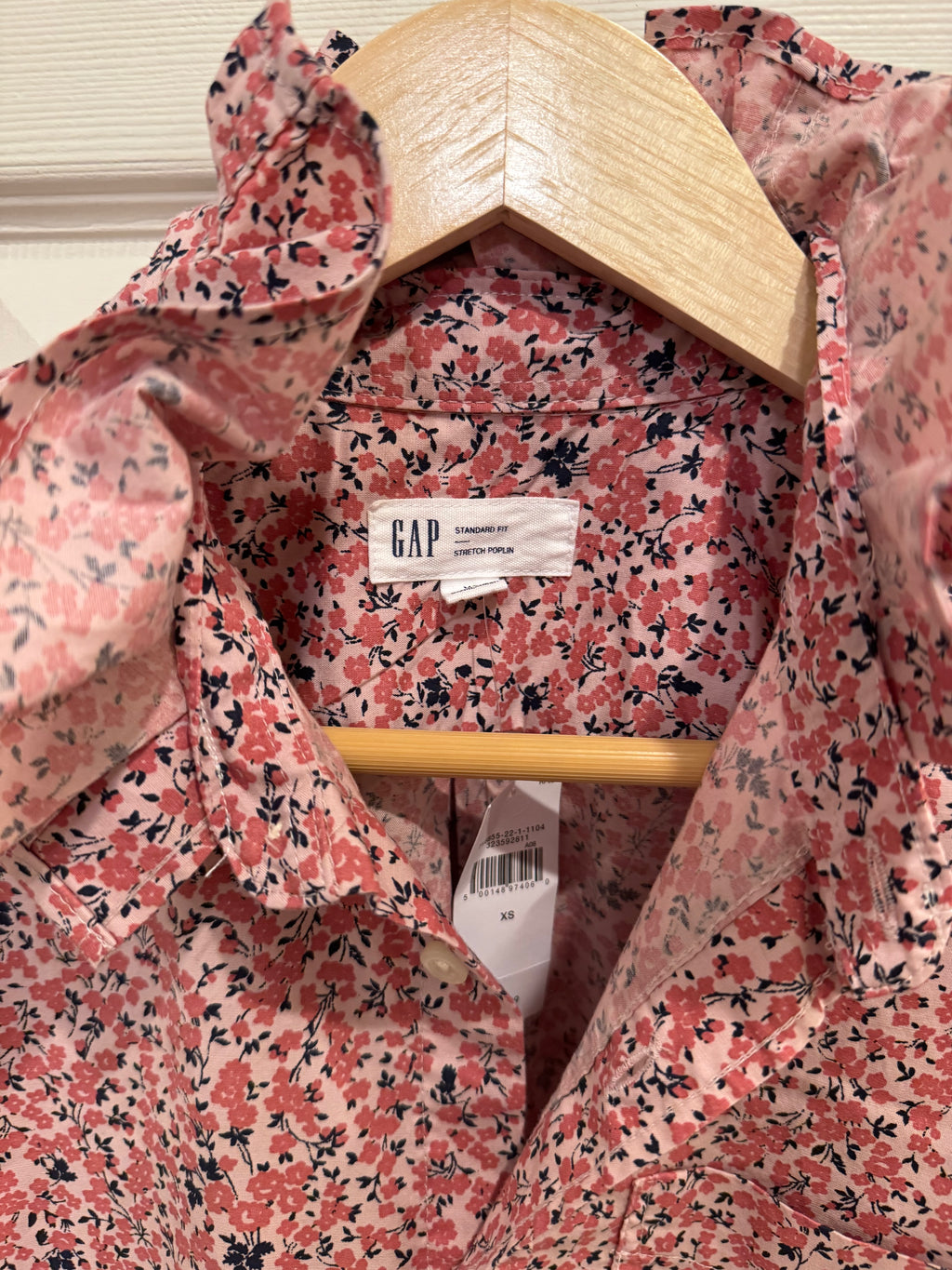 Millie - Gap Brand New Mens Ruffle Collar Shirt - Short Sleeve -Pink Floral - Medium