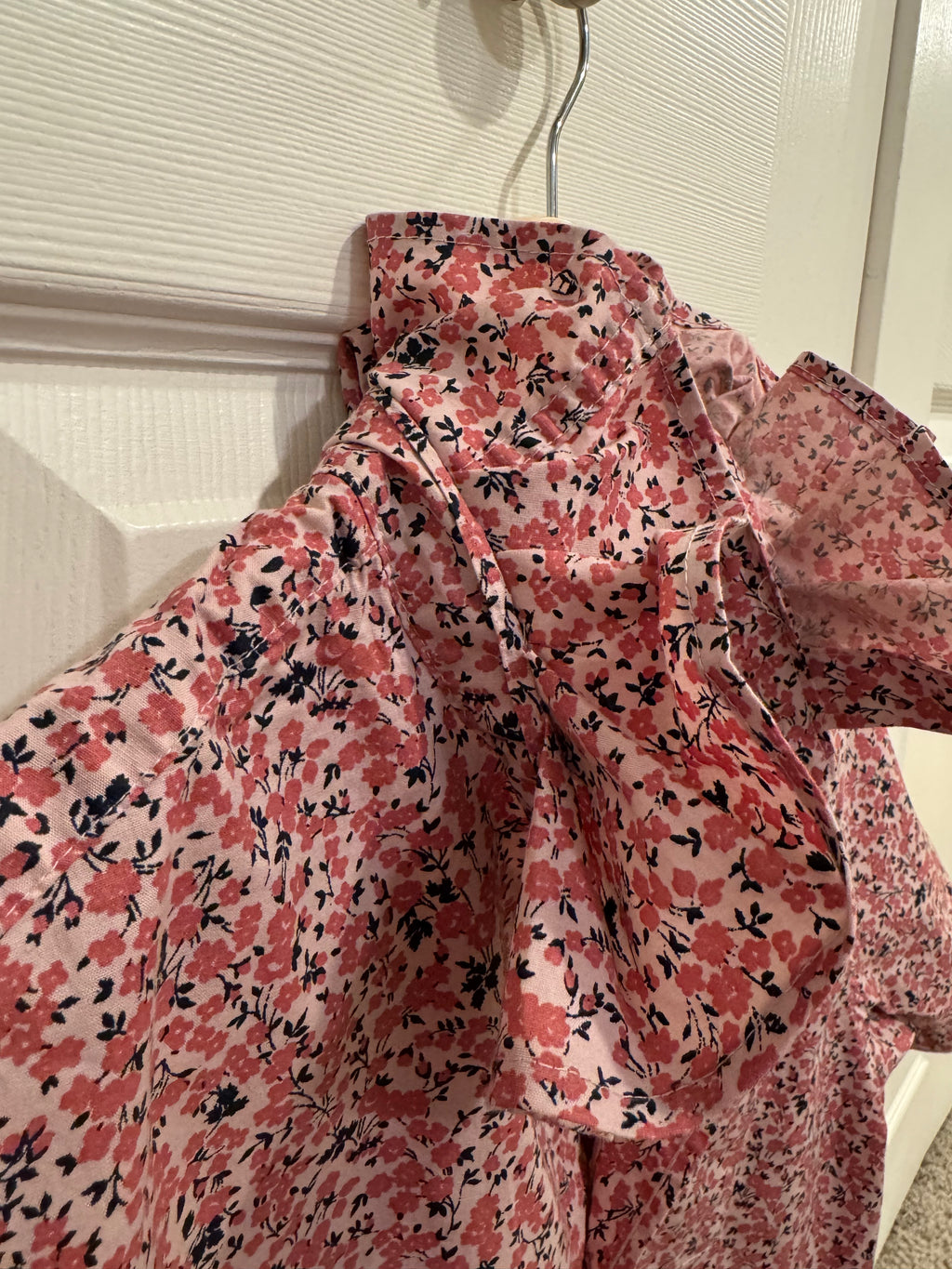 Millie - Gap Brand New Mens Ruffle Collar Shirt - Short Sleeve -Pink Floral - Medium