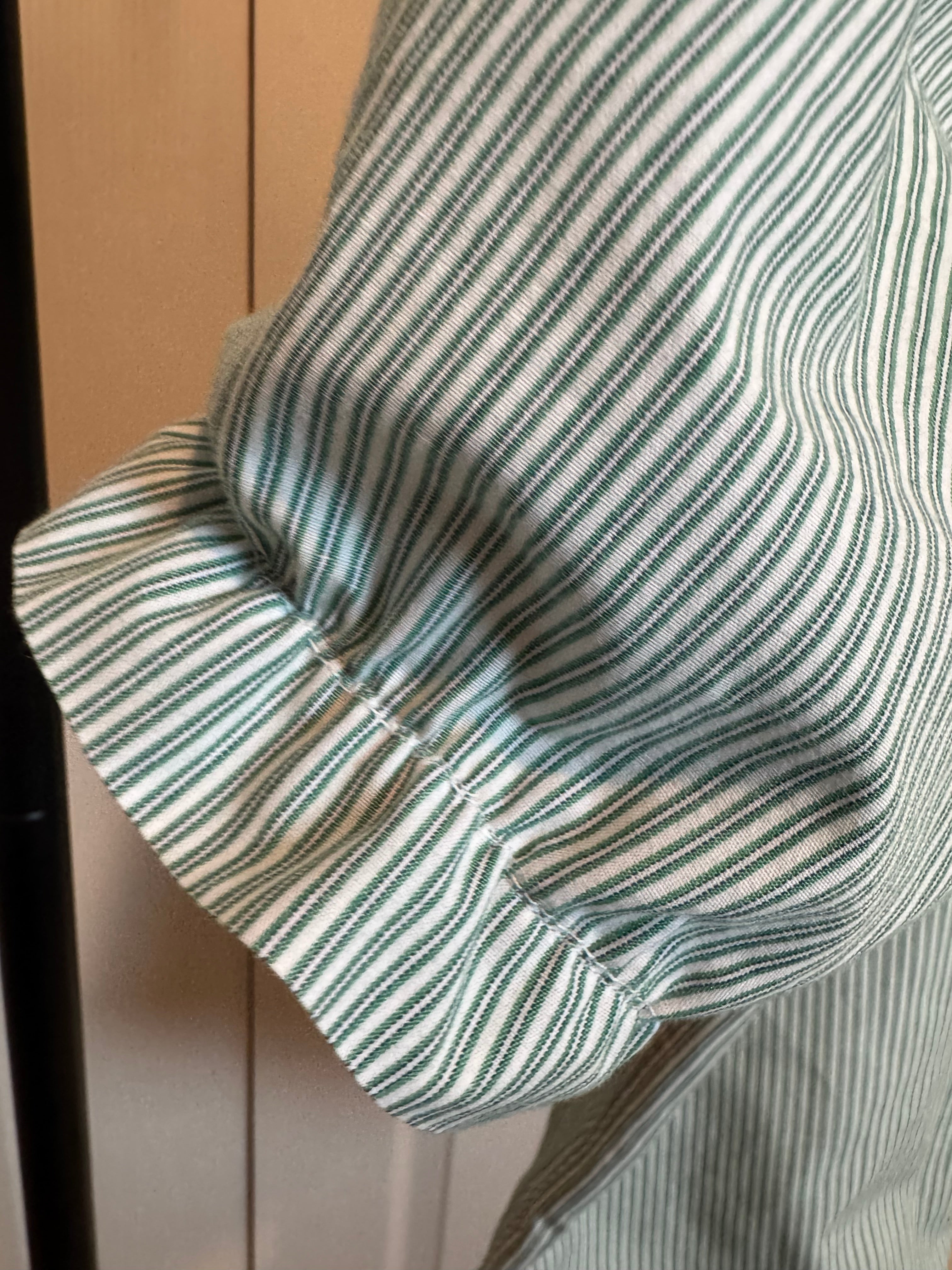 Jessa - Dockers Mens Ruffle Collar Short SleeveShirt - green stripes - Size Medium