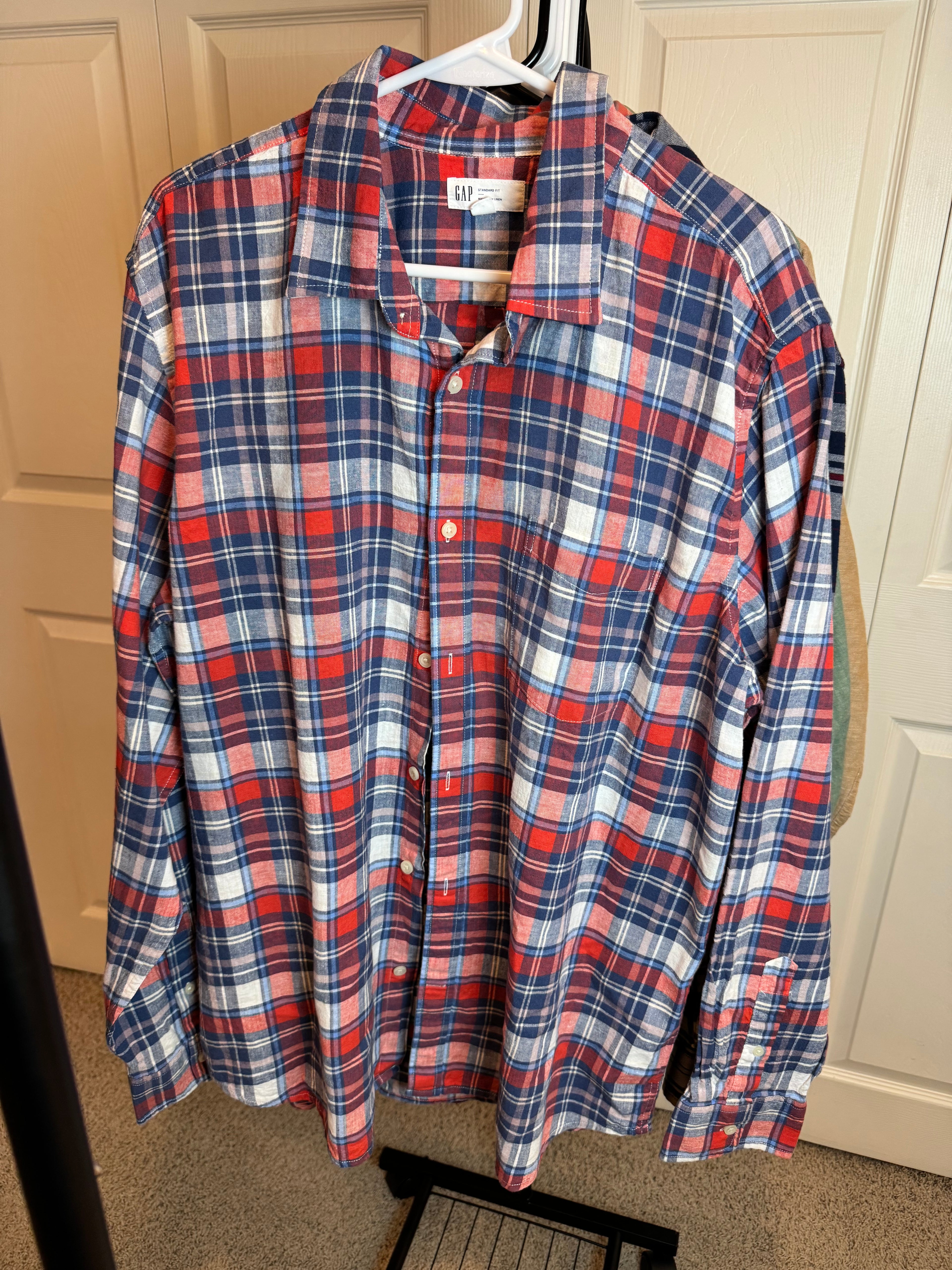Gap Mens XL Red and Blue Plaid Flannel Shirt