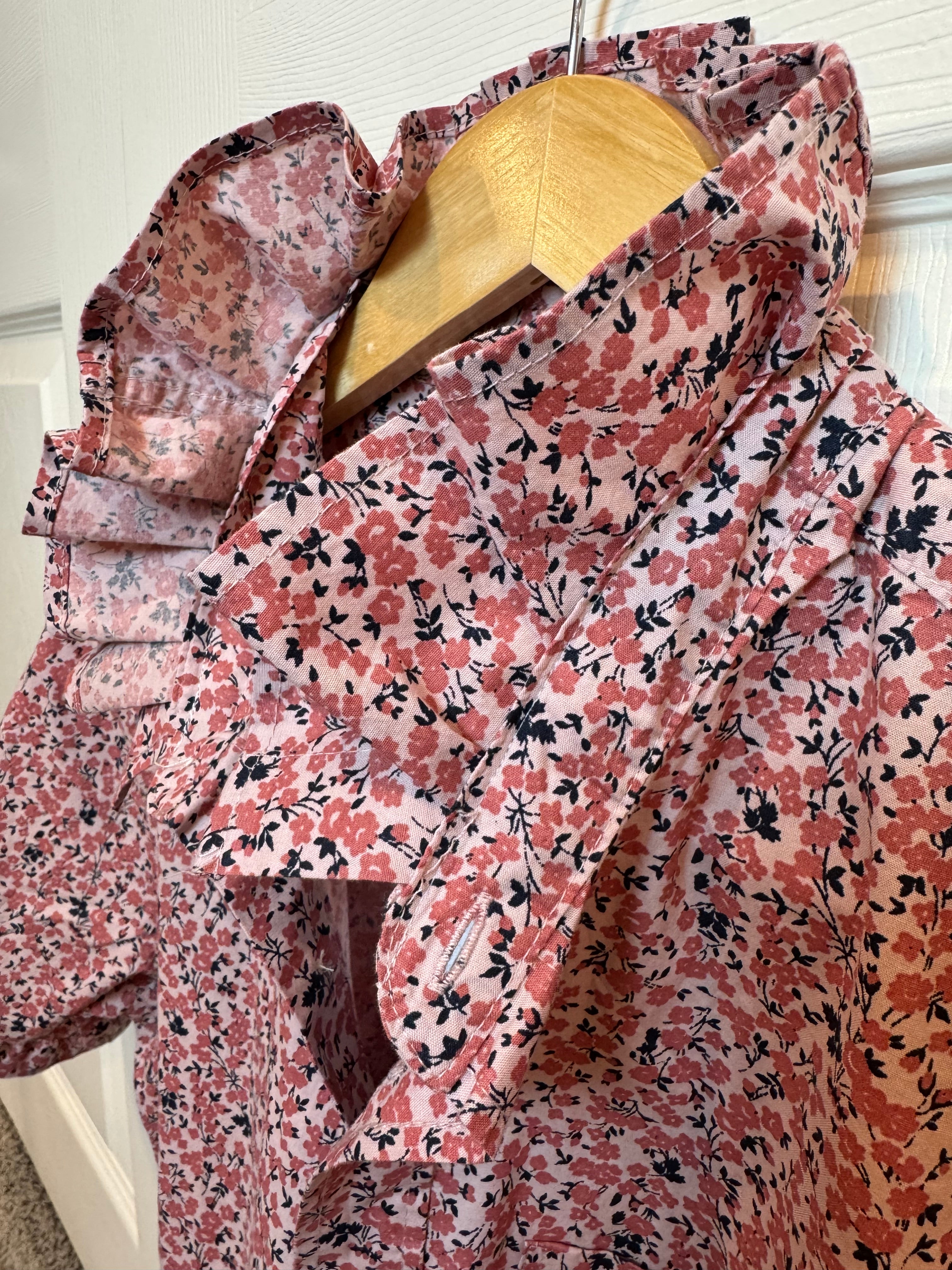 Millie - Gap Brand New Mens Ruffle Collar Shirt - Short Sleeve -Pink Floral - Large
